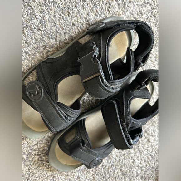 St. John’s Bay men’s heavy duty black sandals size 10 - Picture 5 of 8